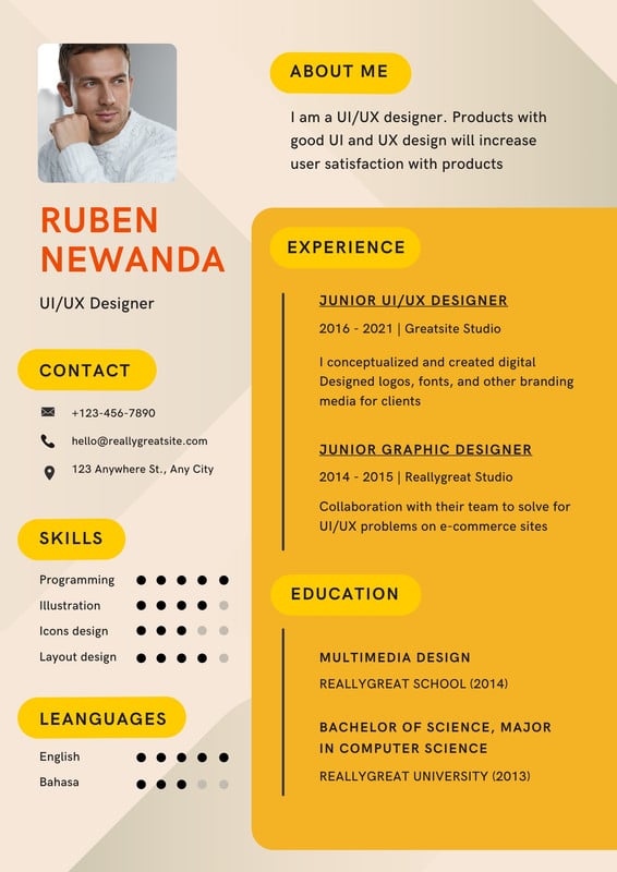 Page 21 - Free printable, customizable minimalist resume templates | Canva