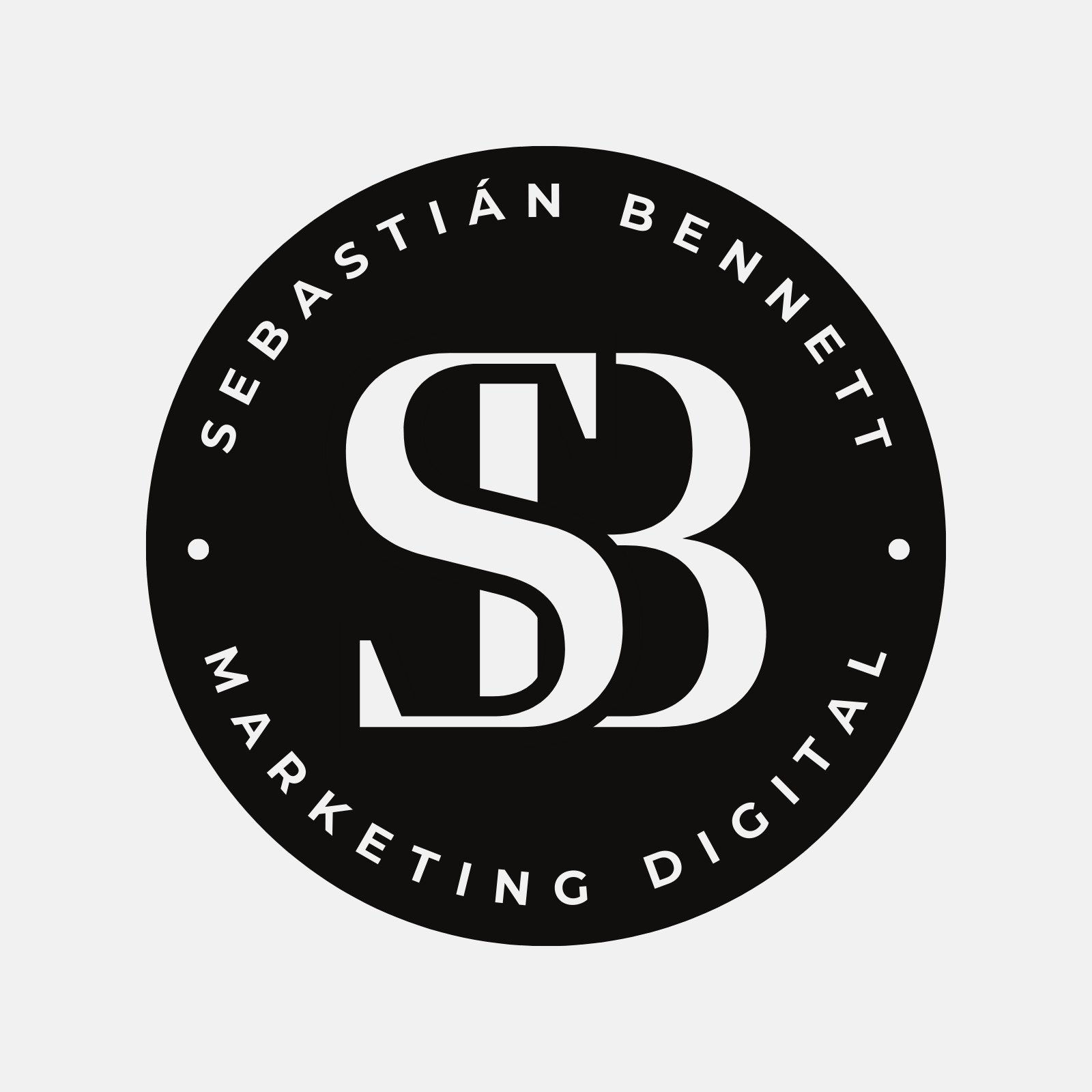 Logo para Servicios Profesionales Marketing con Iniciales para Nombre Sencillo Tipográfico Circular Blanco y Negro