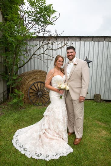 Rustic Country Wedding Bride And Groom Photos By Canva