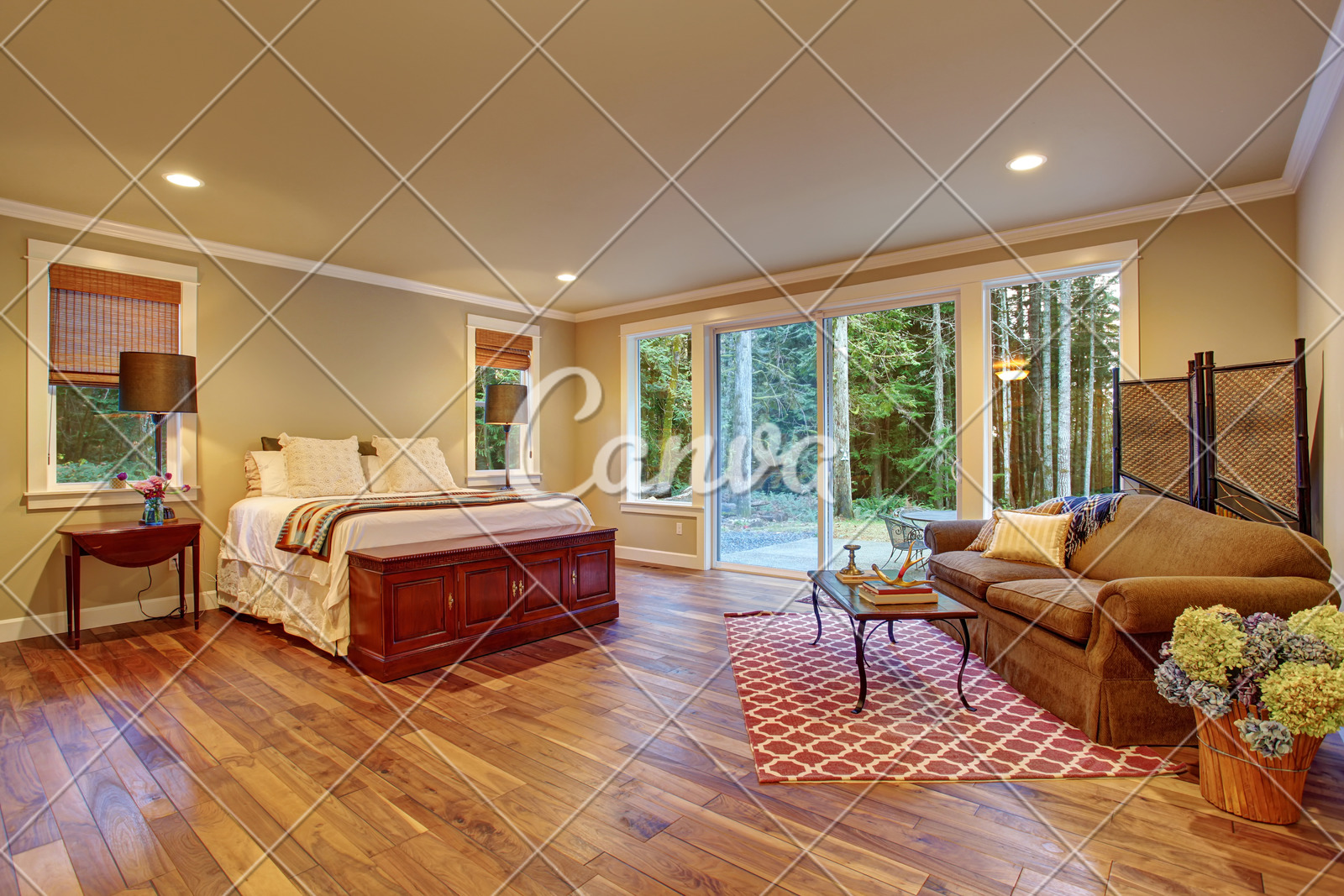 Large Master Bedroom Wth Hardwood Floor Photos By Canva