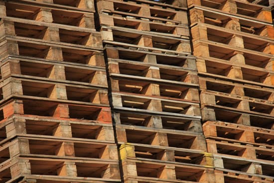 Pallet storage - Photos by Canva