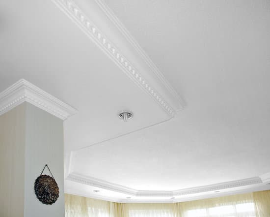 Ceiling Moldings In The Interior Detail Of Intricate Corner