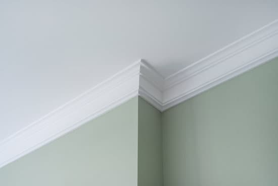 Ceiling Moldings In The Interior Detail Of Intricate Corner