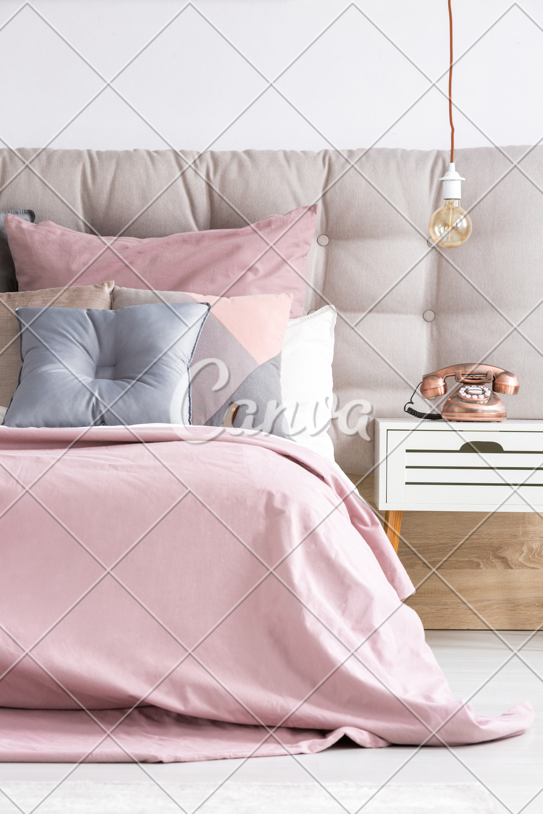 Bed With Soft Pink Coverlet Photos By Canva