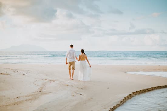 Bride And Groom At The Beach Photos By Canva